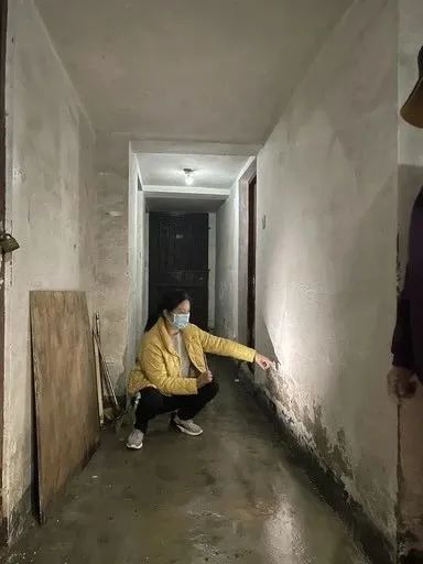 DƬ